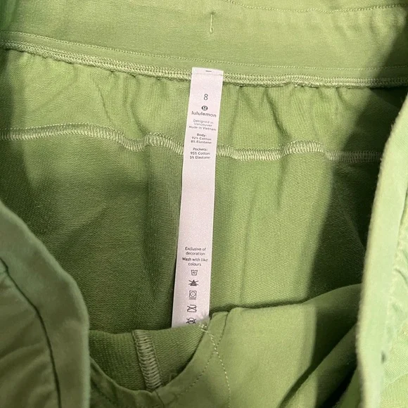 Lululemon Athletica Green Athletic Shorts with Elastic Waistband - Picture 4 of 7